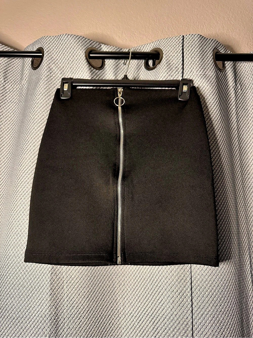 Silhouette nyc Black Zip Up Mini Skirt- S